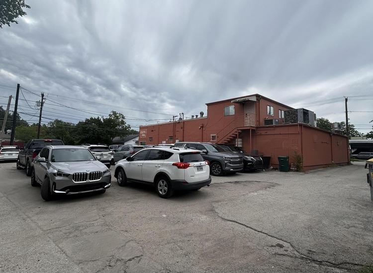 Parking Near Warehouse District - Austin