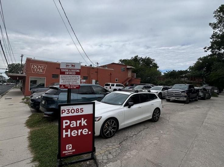 Parking Near Warehouse District - Austin