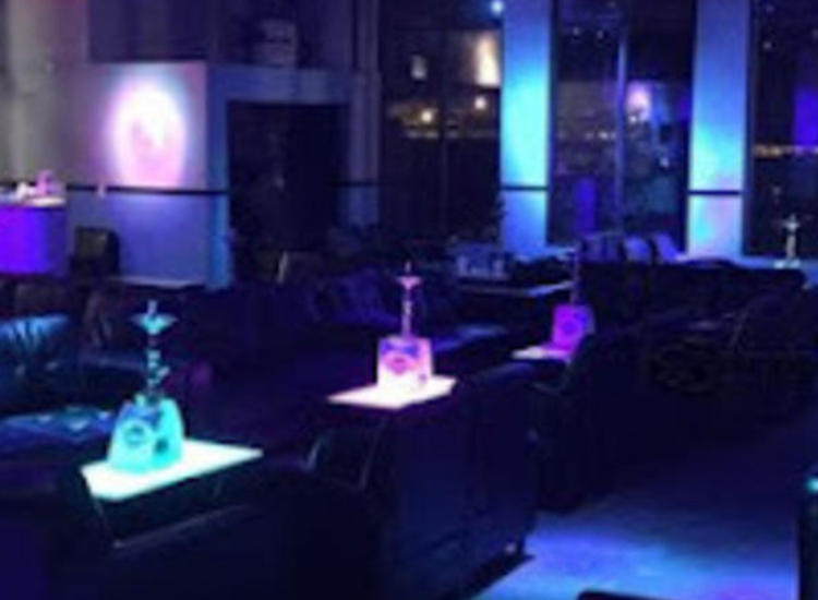 Find Parking Near Swing Hookah Lounge in Austin, TX