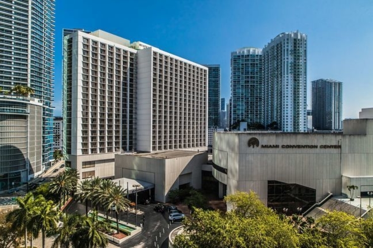 Parking near the Hyatt Regency in Miami, FL Premium Parking